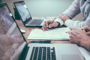 5 idee di business digitali redditizie per i creativi